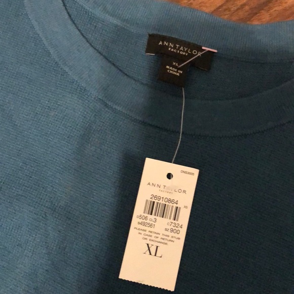 Ann Taylor sweater - Picture 2 of 5